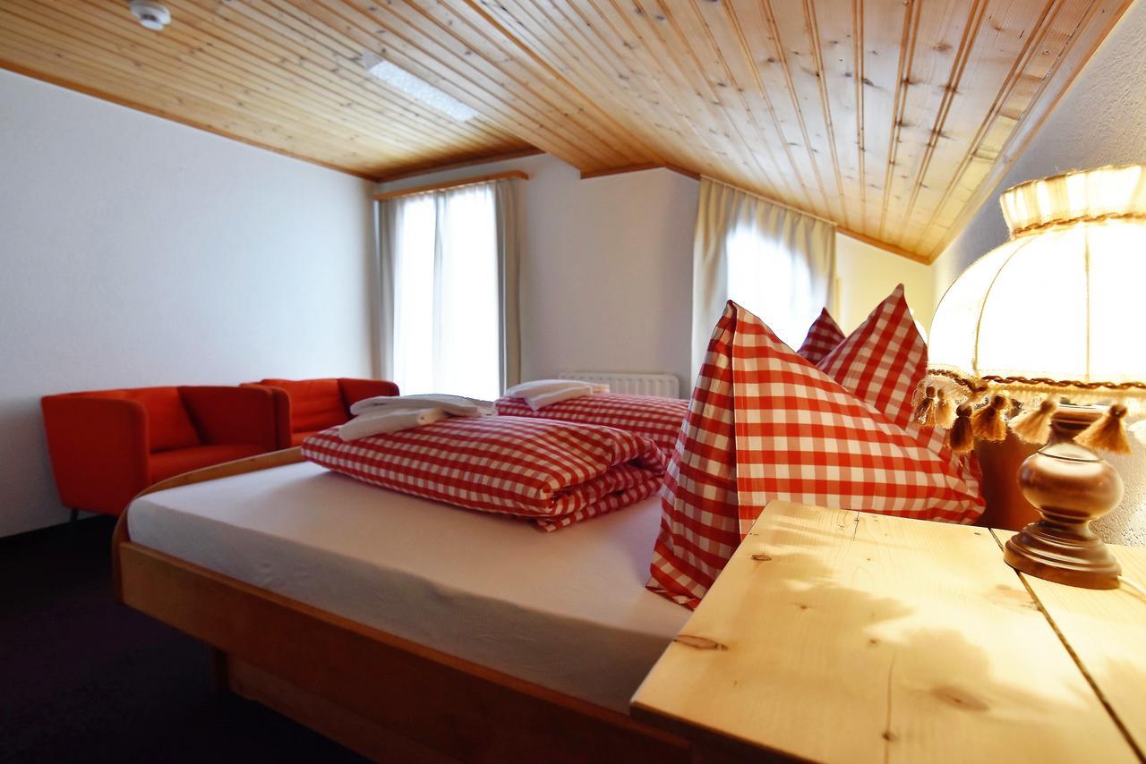 Alpina Lodge Bed & Breakfast 特施尔茨陈 外观 照片
